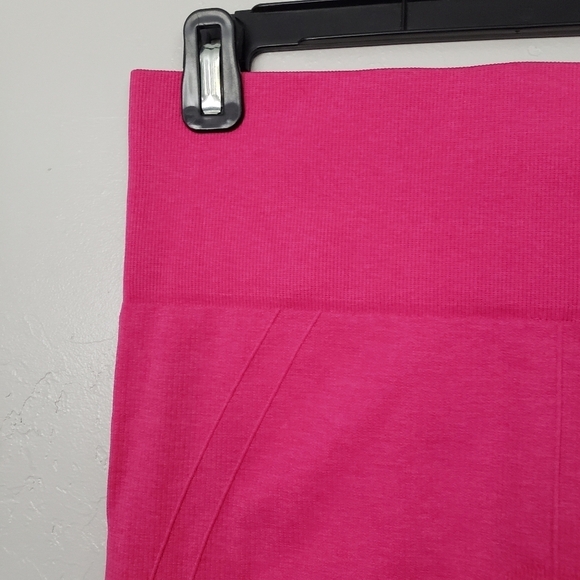 Lululemon In the Flow Pink Cropped Athletic Leggings Crop Active Wear Women's 8 - Picture 8 of 10